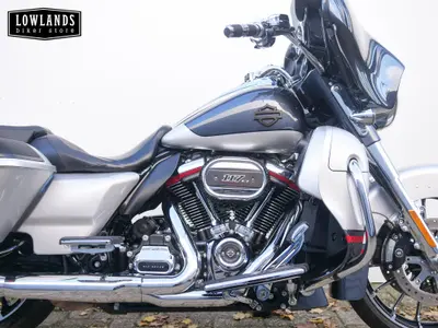 HARLEY-DAVIDSON STREET GLIDE CVO – foto 3