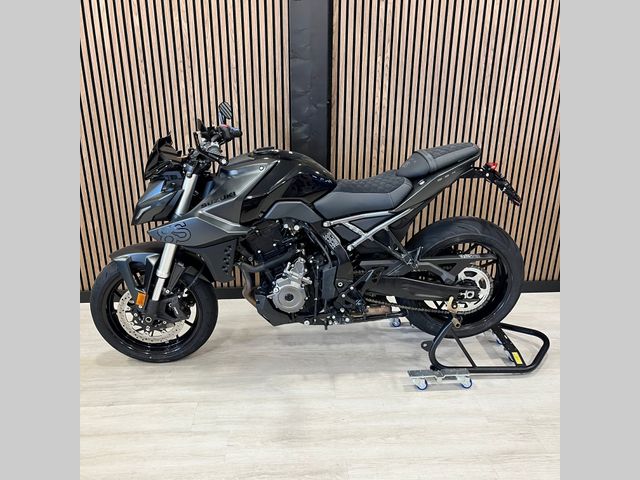 suzuki - gsx-8s