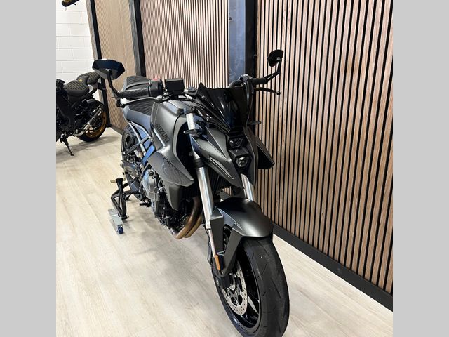 suzuki - gsx-8s