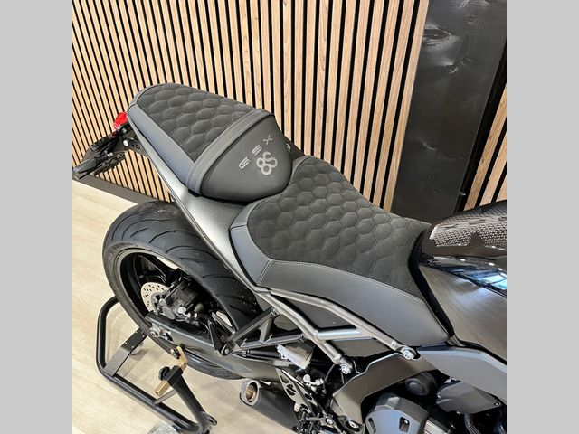 suzuki - gsx-8s