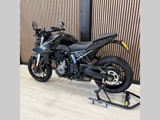suzuki - gsx-8s