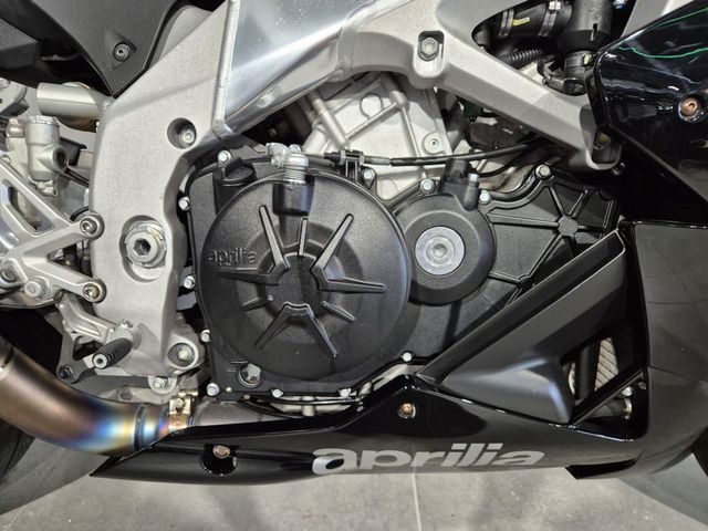 aprilia - rsv-4-r