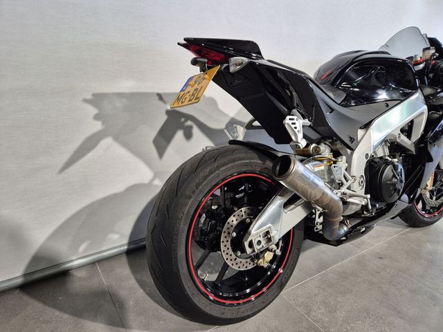 aprilia - rsv-4-r
