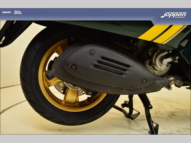 vespa - gts-300