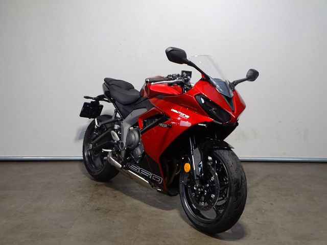 triumph - daytona-660