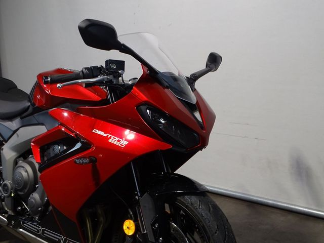 triumph - daytona-660