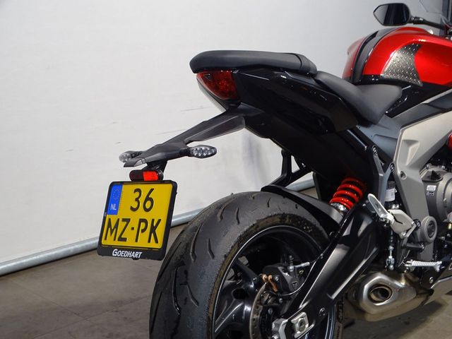 triumph - daytona-660
