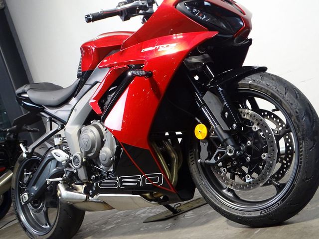 triumph - daytona-660