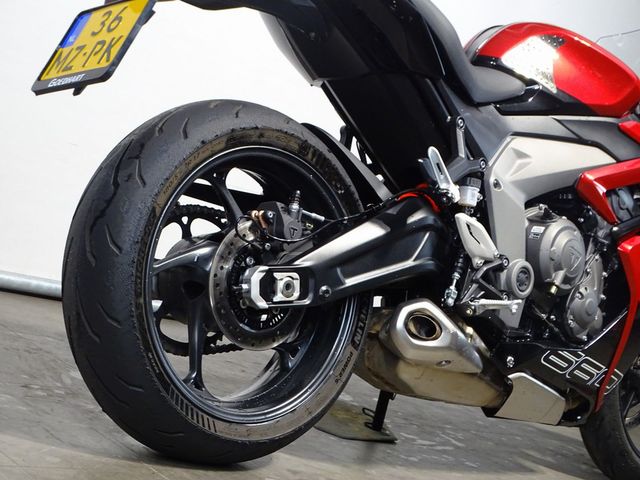 triumph - daytona-660