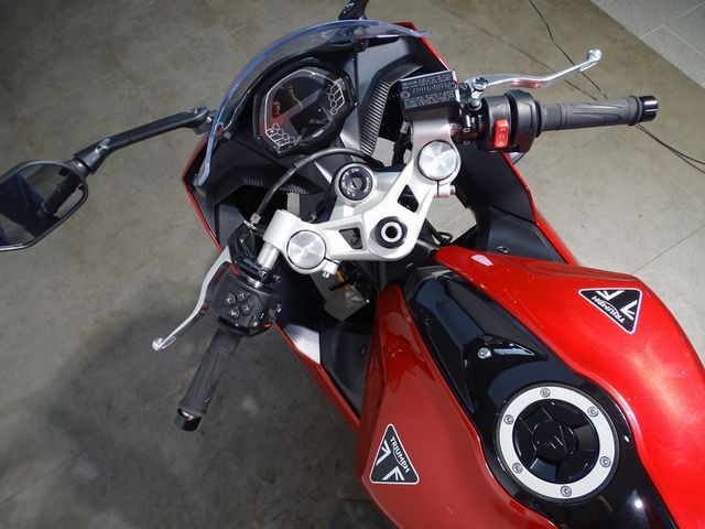 triumph - daytona-660