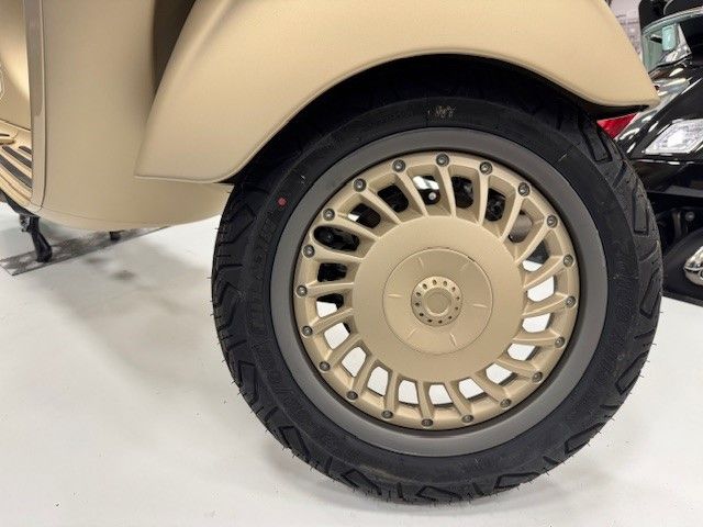 vespa - 946-dragon-125