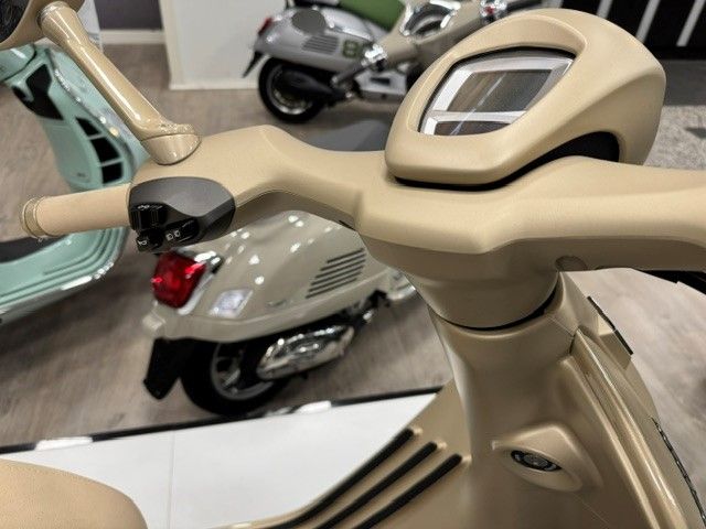 vespa - 946-dragon-125
