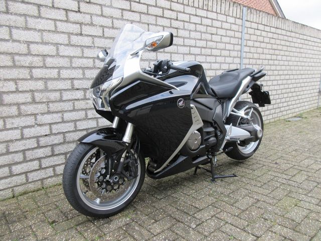 honda - vfr-1200-f-c-abs-dct
