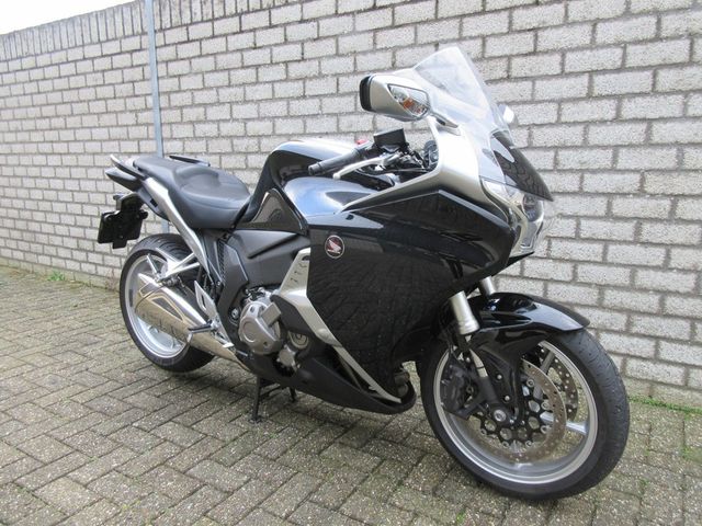 honda - vfr-1200-f-c-abs-dct