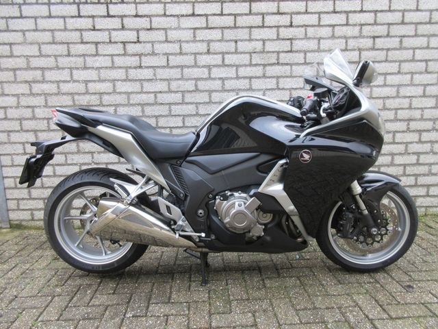 honda - vfr-1200-f-c-abs-dct
