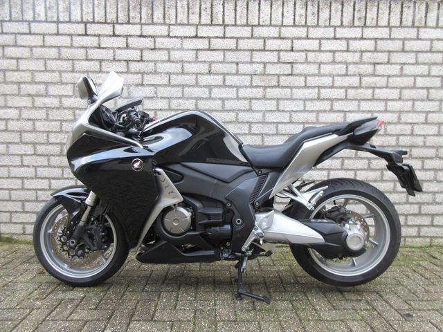 honda - vfr-1200-f-c-abs-dct