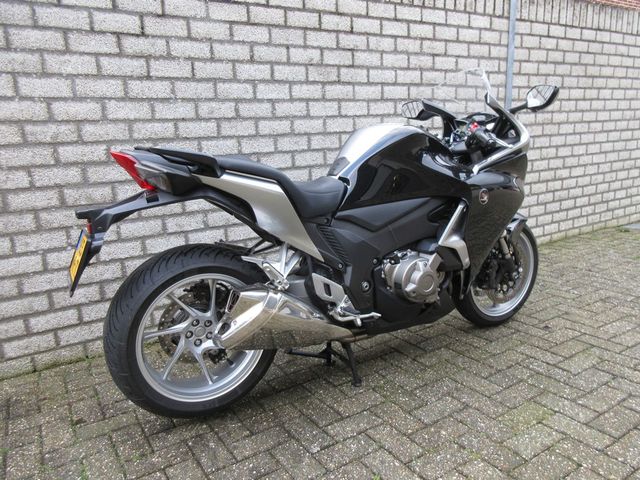honda - vfr-1200-f-c-abs-dct