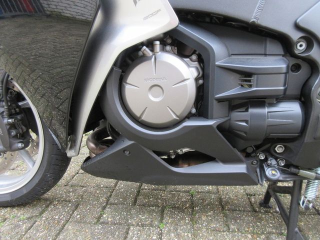 honda - vfr-1200-f-c-abs-dct
