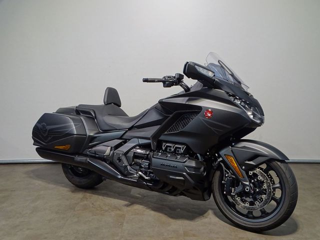 honda - gl-1800-goldwing-bagger
