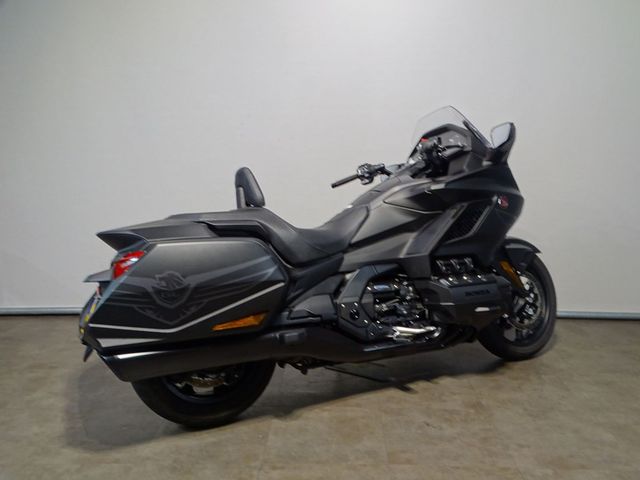 honda - gl-1800-goldwing-bagger