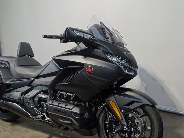honda - gl-1800-goldwing-bagger