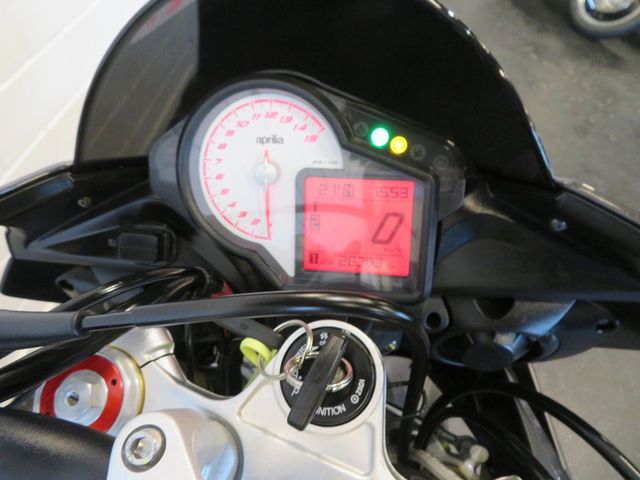 aprilia - tuono-v4-r-aprc