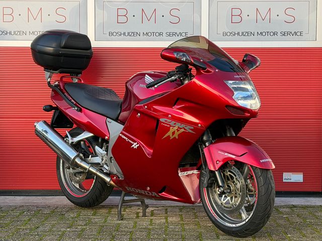 honda - cbr-1100--xx-super-blackbird