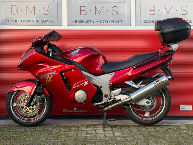 honda - cbr-1100--xx-super-blackbird