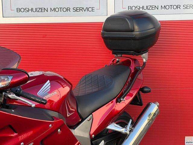 honda - cbr-1100--xx-super-blackbird