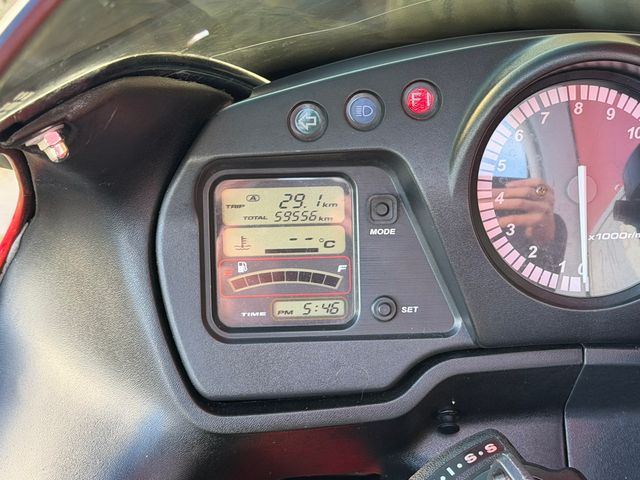 honda - cbr-1100--xx-super-blackbird