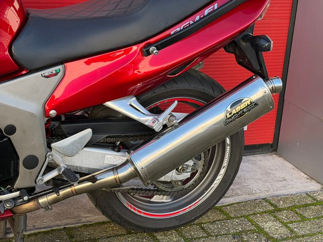 honda - cbr-1100--xx-super-blackbird