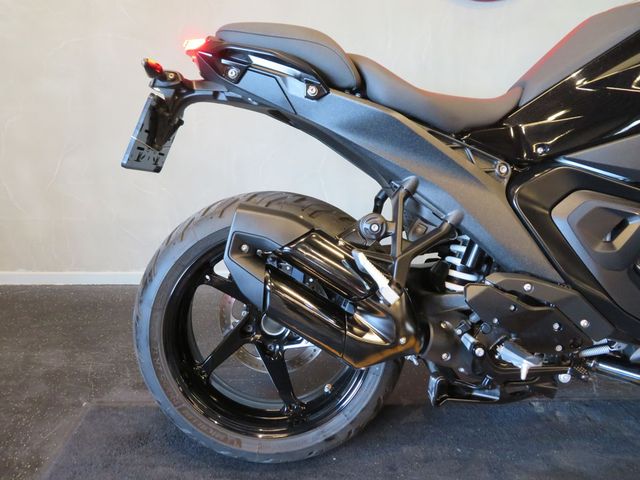 bmw - r-1300-rs