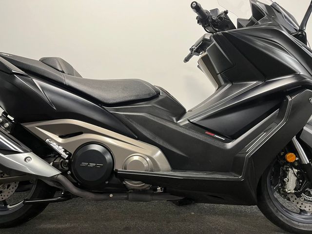 kymco - ak-550