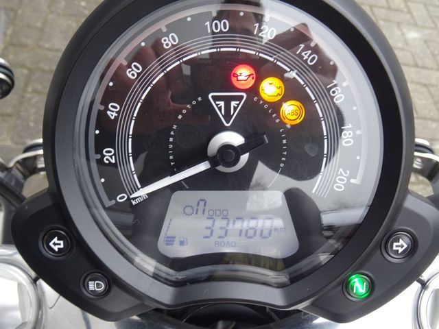 triumph - bonneville-speedmaster