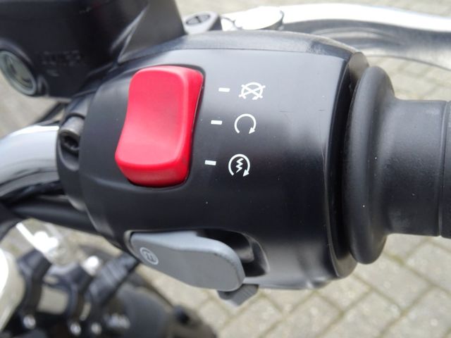 triumph - bonneville-speedmaster