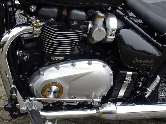 triumph - bonneville-speedmaster