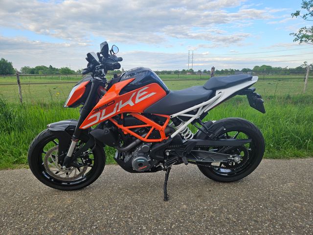 ktm - 390-duke