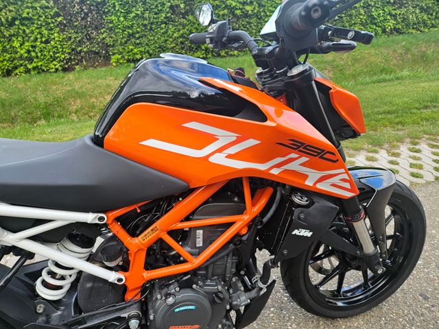 ktm - 390-duke