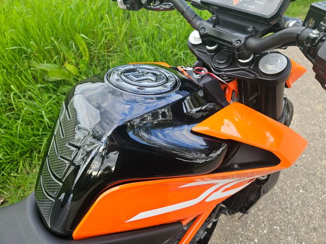 ktm - 390-duke