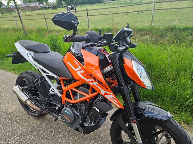 ktm - 390-duke