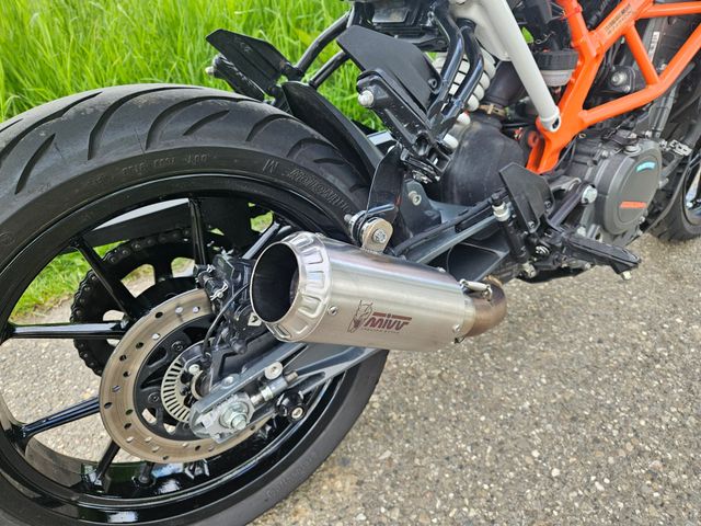 ktm - 390-duke