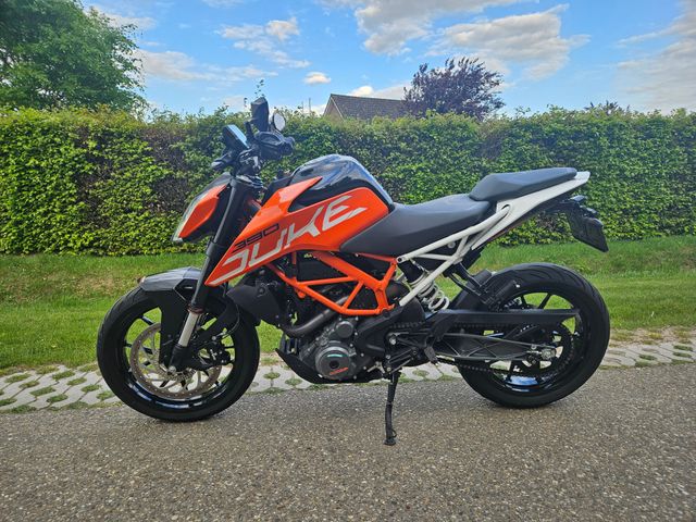 ktm - 390-duke
