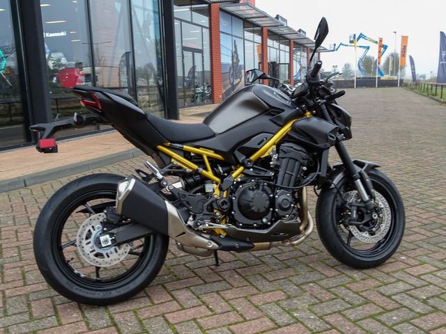 kawasaki - z900