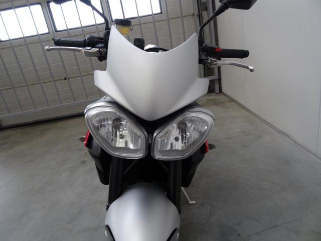 triumph - street-triple-rx-abs