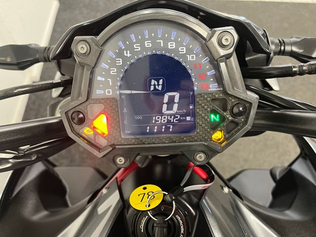 kawasaki - z900