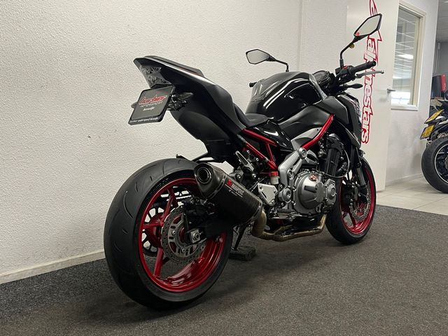 kawasaki - z900