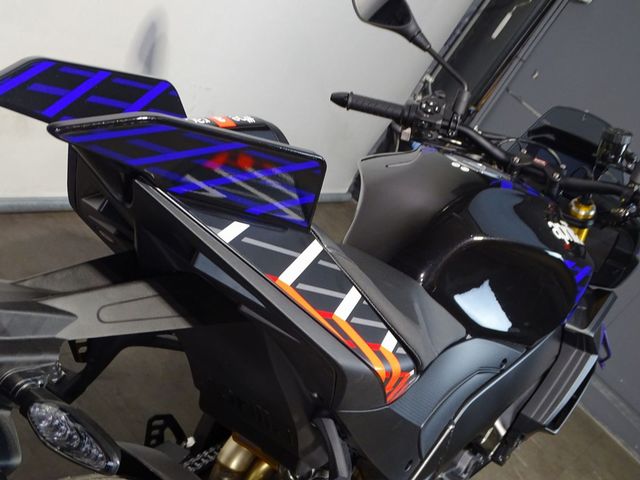 aprilia - tuono-v4