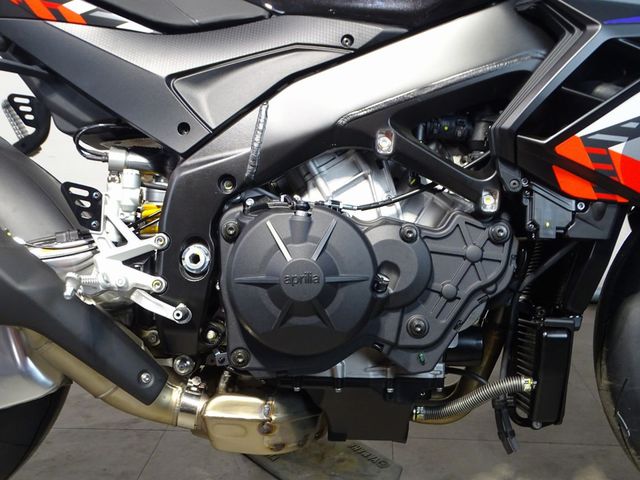 aprilia - tuono-v4