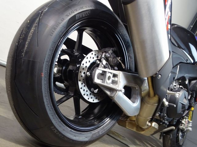 aprilia - tuono-v4