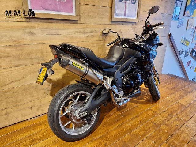 triumph - tiger-1050